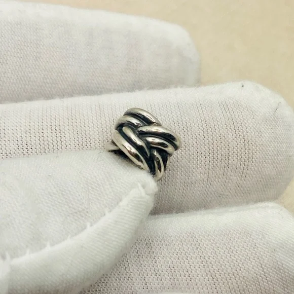 EUC Pandora 790484 Sterling Silver Forget-Me-Knot Charm - Picture 5 of 9
